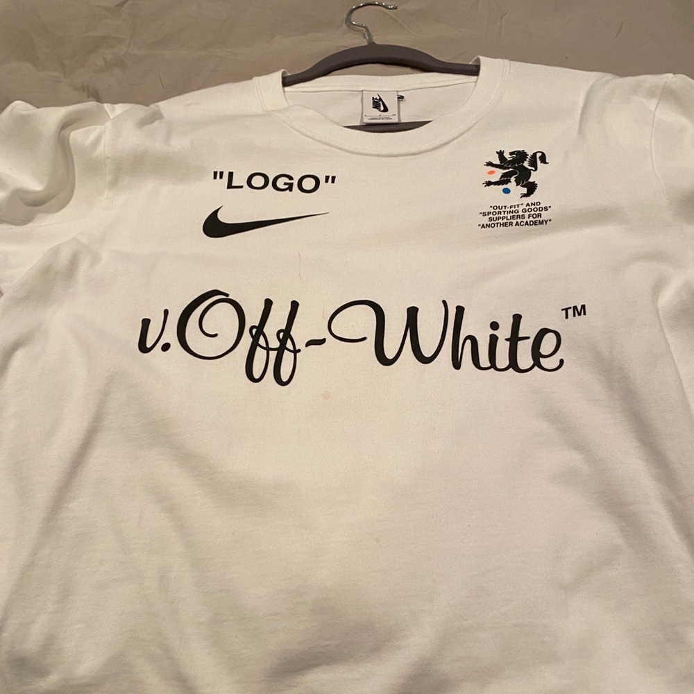 Off white Nike collab tee. On stockx for 255. Authentic. Great condition.